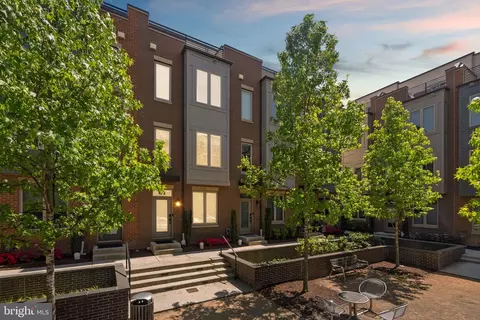 820 Thompson Cres #26, Rockville, MD 20852