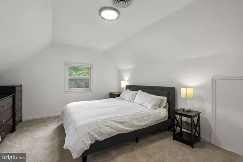 Bedroom - 10301 Crestmoor Dr, Silver Spring, MD 20901 photo 5 of 7