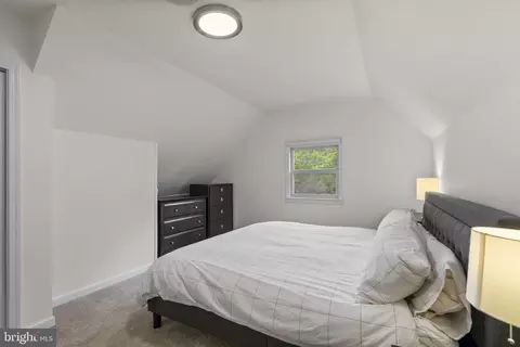 Bedroom - 10301 Crestmoor Dr, Silver Spring, MD 20901 photo 7 of 7