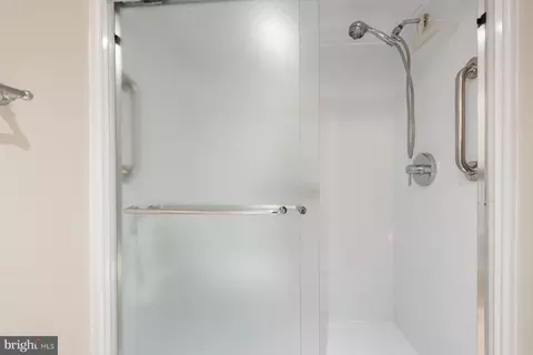 Bath - 15101 Interlachen Dr #1-412, Silver Spring, MD 20906 photo 4 of 5