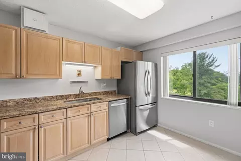 Kitchen - 15101 Interlachen Dr #1-412, Silver Spring, MD 20906 photo 2 of 2