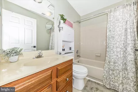 Bath - 2902 Clovercrest Way, Olney, MD 20832 photo 2 of 2