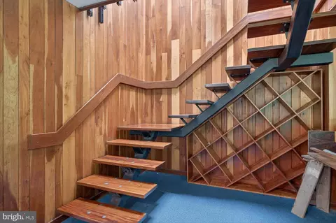 Entry Way - 401 Willington Dr, Silver Spring, MD 20904 photo 3 of 4