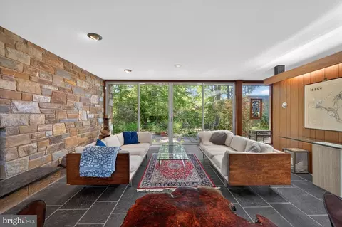 Living - 401 Willington Dr, Silver Spring, MD 20904 photo 1 of 6