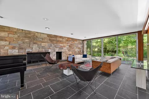Living - 401 Willington Dr, Silver Spring, MD 20904 photo 4 of 6