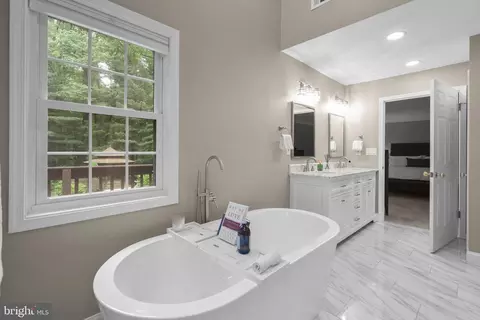 Bath - 650 Bryants Nursery Rd, Silver Spring, MD 20905 photo 3 of 9