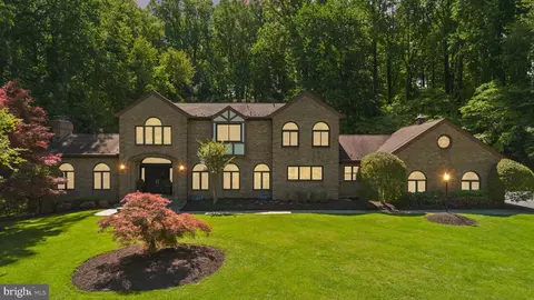 Exterior - 650 Bryants Nursery Rd, Silver Spring, MD 20905 photo 3 of 14
