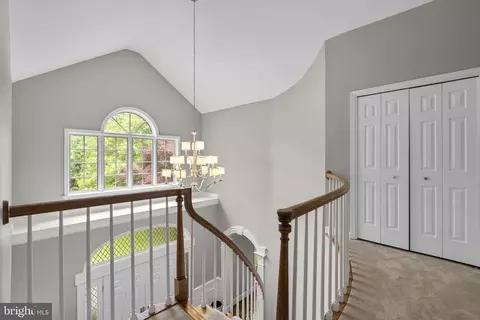 Entry Way - 650 Bryants Nursery Rd, Silver Spring, MD 20905 photo 7 of 10