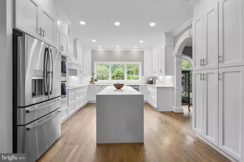 Kitchen - 650 Bryants Nursery Rd, Silver Spring, MD 20905 photo 5 of 5