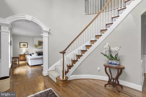 Entry Way - 650 Bryants Nursery Rd, Silver Spring, MD 20905 photo 2 of 10