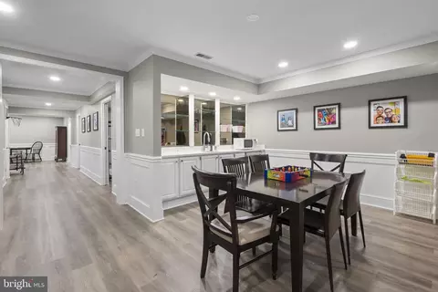Entry Way - 650 Bryants Nursery Rd, Silver Spring, MD 20905 photo 9 of 10