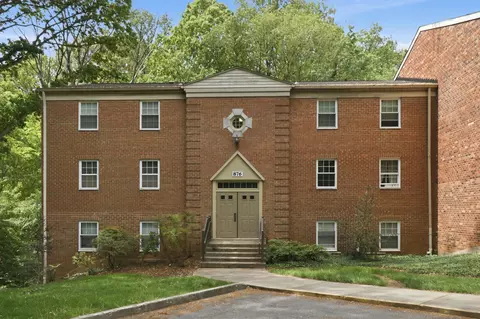 876 College Pkwy #201, Rockville, MD 20850