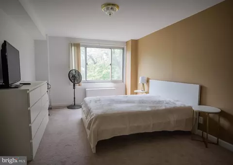 1900 Lyttonsville Rd #514, Silver Spring, MD 20910 photo 4