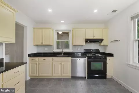 Kitchen - 2807 Sheraton St, Silver Spring, MD 20906 photo 1 of 2