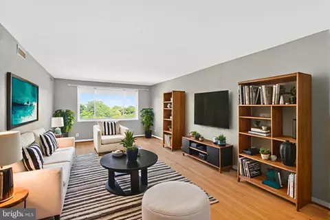8315 N Brook Ln #2-1004, Bethesda, MD 20814