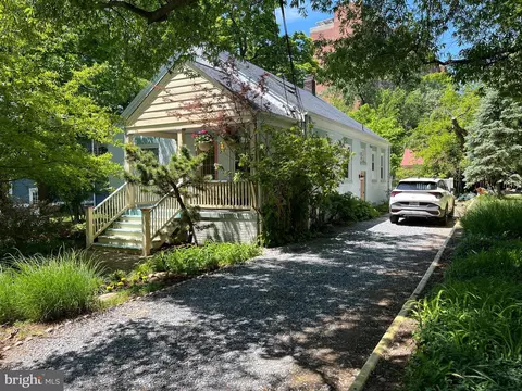 9 Pine Ave, Takoma Park, MD 20912