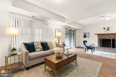 19 Shagbark Ct, Rockville, MD 20852