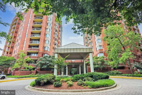 5800 Nicholson Ln #1-604, Rockville, MD 20852