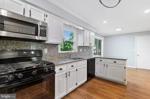 Kitchen - 2205 Blue Valley Dr, Silver Spring, MD 20904 photo 2 of 5