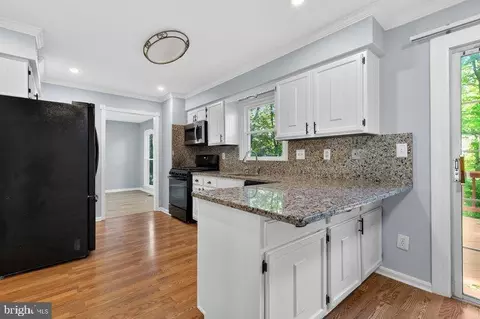 Kitchen - 2205 Blue Valley Dr, Silver Spring, MD 20904 photo 4 of 5