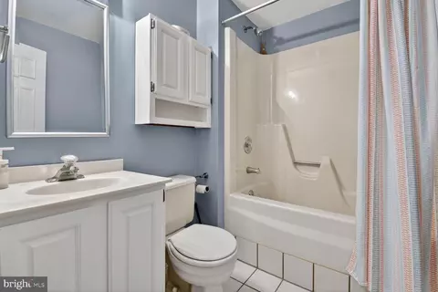 Bath - 604 Somersworth Way, Silver Spring, MD 20902 photo 4 of 4