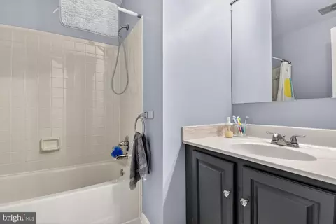 Bath - 604 Somersworth Way, Silver Spring, MD 20902 photo 3 of 4