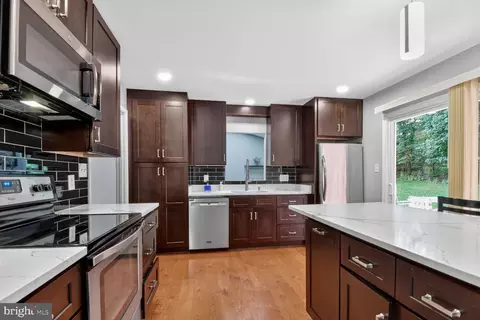 Kitchen - 604 Somersworth Way, Silver Spring, MD 20902 photo 2 of 2