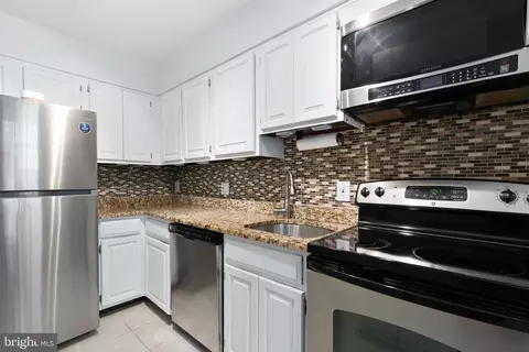 Kitchen - 2212 Washington Ave #103, Silver Spring, MD 20910 photo 3 of 4