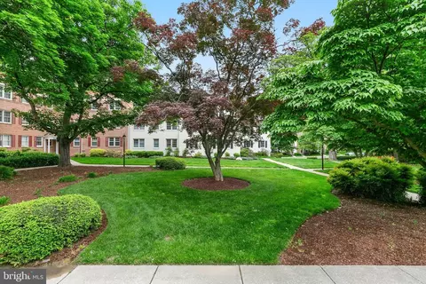 Exterior - 2212 Washington Ave #103, Silver Spring, MD 20910 photo 7 of 9