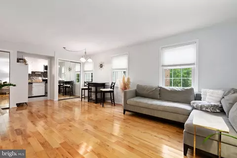 Living - 2212 Washington Ave #103, Silver Spring, MD 20910 photo 4 of 6