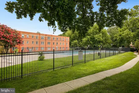 Exterior - 2212 Washington Ave #103, Silver Spring, MD 20910 photo 2 of 9