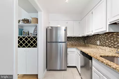 Kitchen - 2212 Washington Ave #103, Silver Spring, MD 20910 photo 4 of 4
