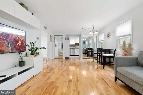 Living - 2212 Washington Ave #103, Silver Spring, MD 20910 photo 6 of 6