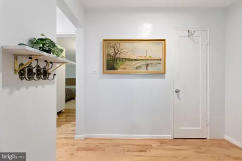 Entry Way - 2212 Washington Ave #103, Silver Spring, MD 20910 photo 4 of 4