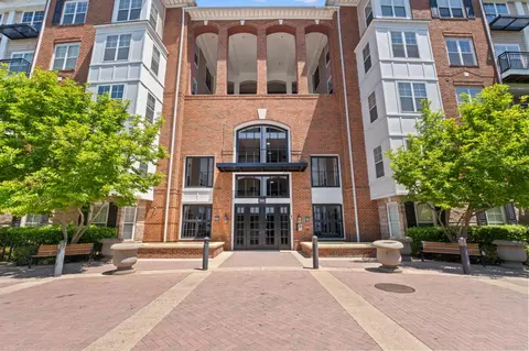 501 Hungerford Dr #154, Rockville, MD 20850