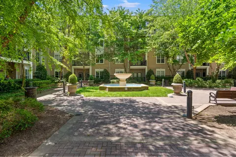 501 Hungerford Dr #154, Rockville, MD 20850