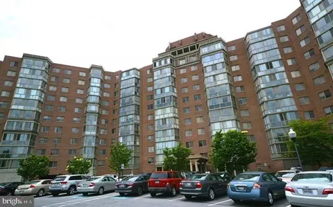 3200 N Leisure World Blvd #203, Silver Spring, MD 20906