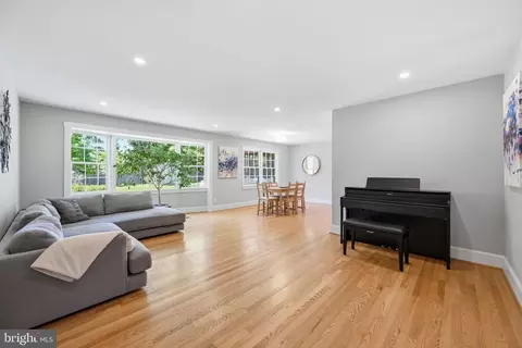 Living - 14412 Sandy Ridge Rd, Silver Spring, MD 20904 photo 1 of 1