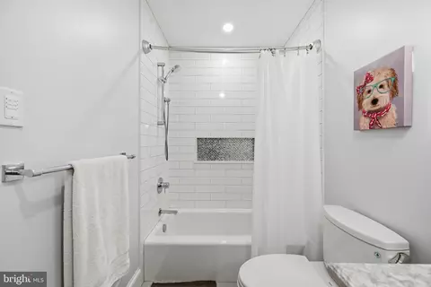 Bath - 14412 Sandy Ridge Rd, Silver Spring, MD 20904 photo 3 of 5