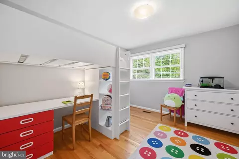 Bedroom - 14412 Sandy Ridge Rd, Silver Spring, MD 20904 photo 6 of 8