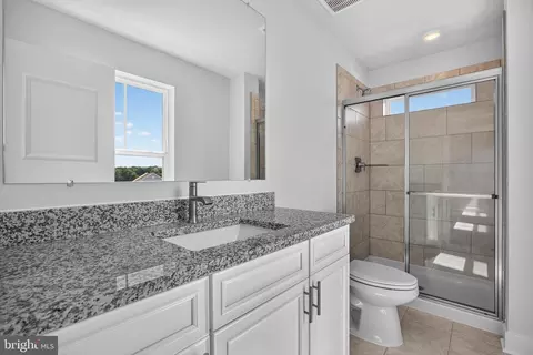 Bath - 17049 Gathering St, Boyds, MD 20841 photo 1 of 1