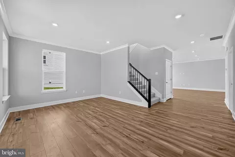 Living - 17049 Gathering St, Boyds, MD 20841 photo 3 of 4