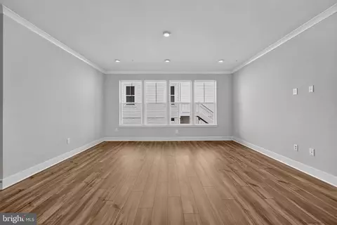 Living - 17049 Gathering St, Boyds, MD 20841 photo 1 of 4