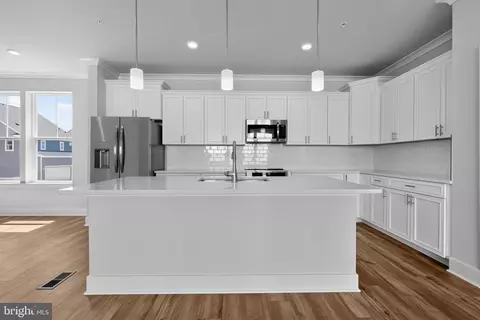 Kitchen - 17049 Gathering St, Boyds, MD 20841 photo 2 of 3