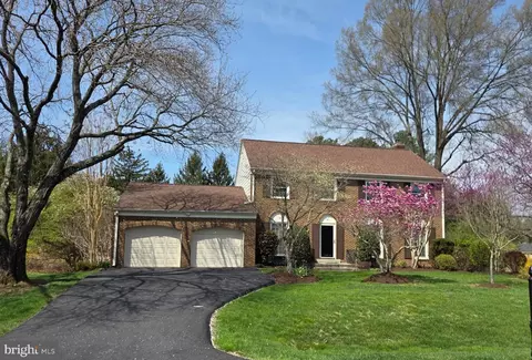 6 Buckspark Ct, Potomac, MD 20854