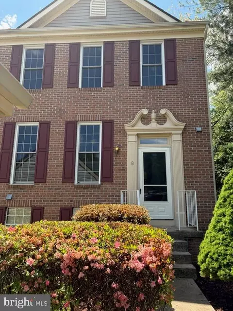 8 Winter Garden Ct, Olney, MD 20832