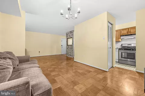 Living - 2305 Greenery Ln #T-2-3, Silver Spring, MD 20906 photo 7 of 7
