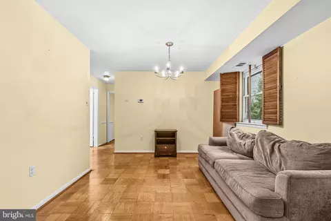 Living - 2305 Greenery Ln #T-2-3, Silver Spring, MD 20906 photo 5 of 7