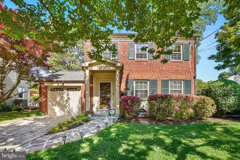 8613 Irvington Ave, Bethesda, MD 20817