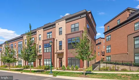 3927 Cranes Bill Ct, Rockville, MD 20852